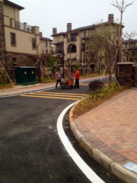 供應(yīng)馬路劃線公司—?jiǎng)?chuàng)安全馬路劃線公司【馬路劃線工程】