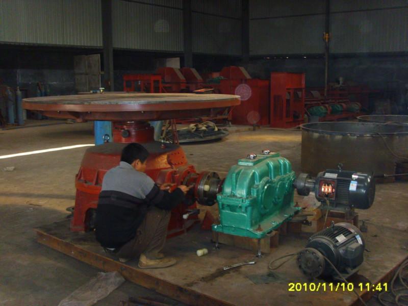 供應(yīng)重型圓盤(pán)給料機(jī)-給料機(jī)設(shè)備