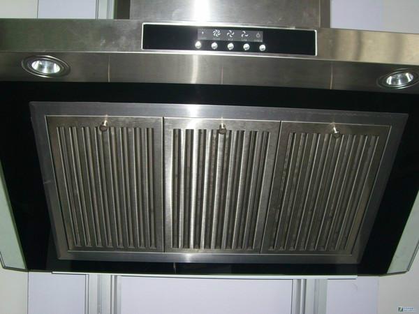 東鄉(xiāng)酒店食堂油煙管道風(fēng)機(jī)凈化器清洗公司報(bào)價(jià)