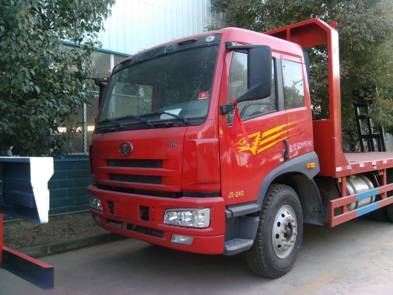 解放J5后八輪平板運(yùn)輸車圖片