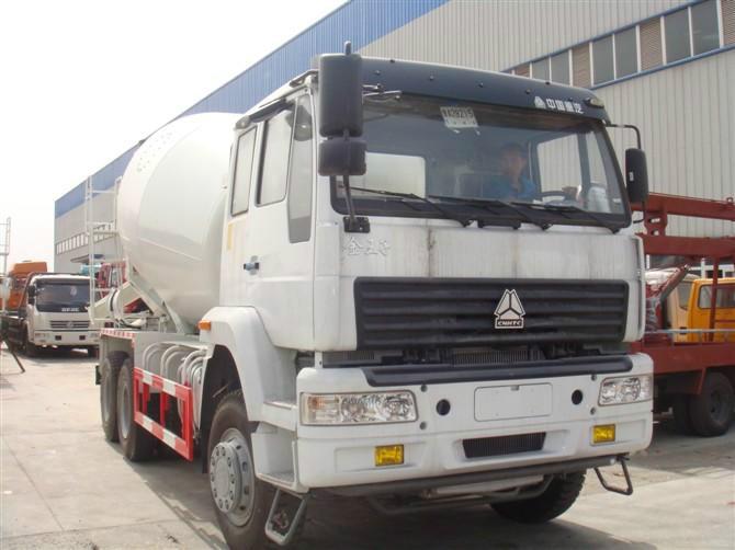 供應(yīng)金王子攪拌車報價，濟南金王子攪拌車報價，金王子攪拌車報價廠家