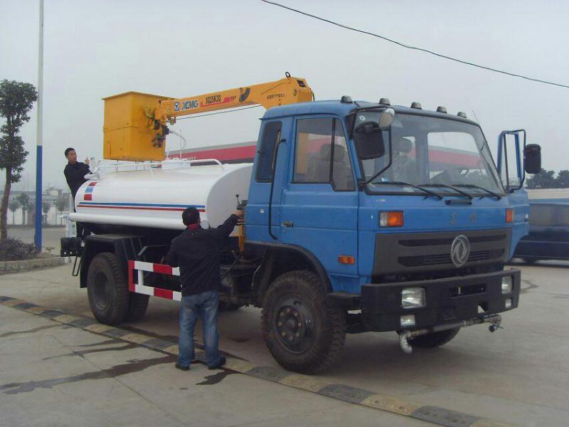 灑水車多少錢一臺多功能灑水車圖片