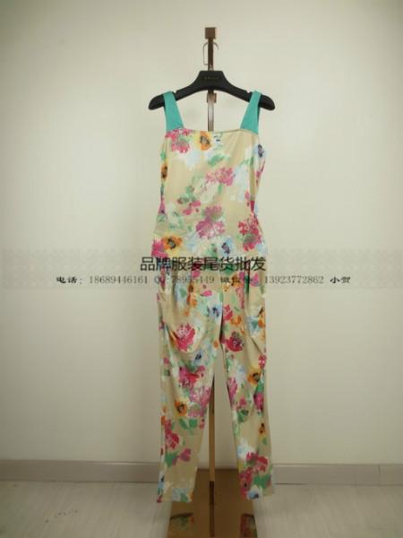供應(yīng)裘麗尾貨服裝庫存清倉處理