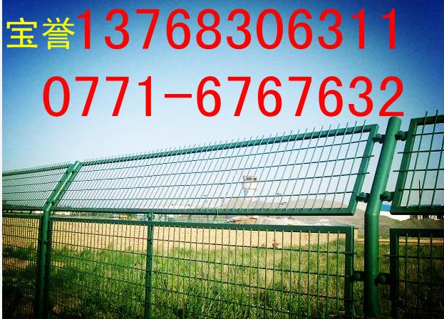 南寧球場(chǎng)勾花網(wǎng)，梧州體育場(chǎng)圍網(wǎng)，廣西菱形網(wǎng)報(bào)價(jià)