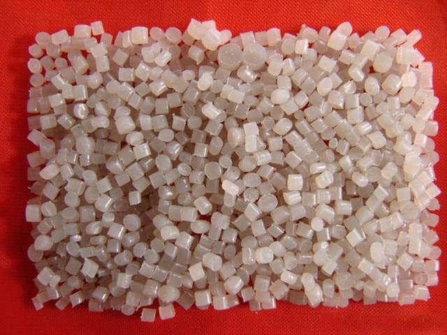 供應(yīng)增強(qiáng)母料PE透明母料 PP透明拉絲料 PP打包帶透明母料