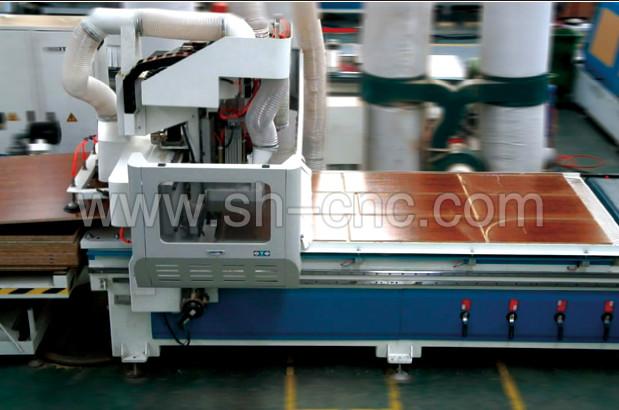 供應用于數(shù)控開料打孔的板式家具生產(chǎn)設備-濟南星輝數(shù)控