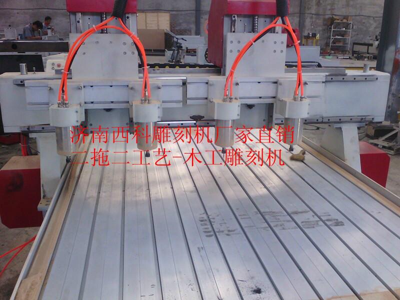 供應(yīng)南陽1325真空吸附木工雕刻機，衣柜門雕刻機，櫥柜門雕刻機