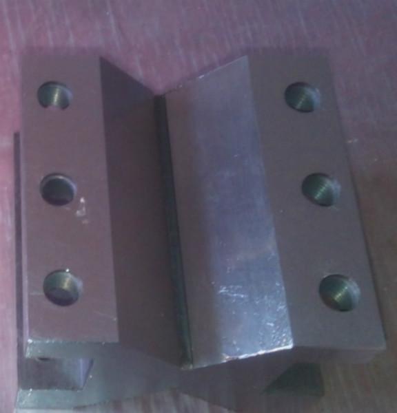 供應(yīng)鋼制v型架