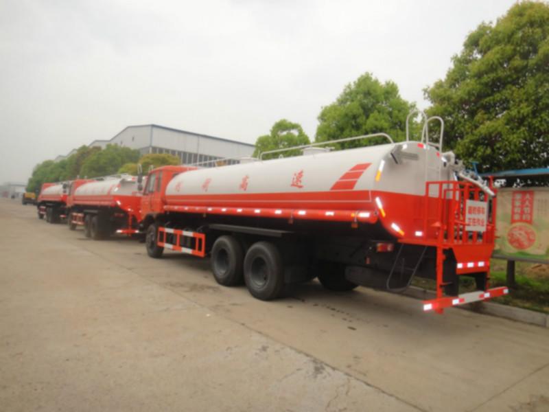 東風(fēng)后八輪灑水車20噸灑水車圖片