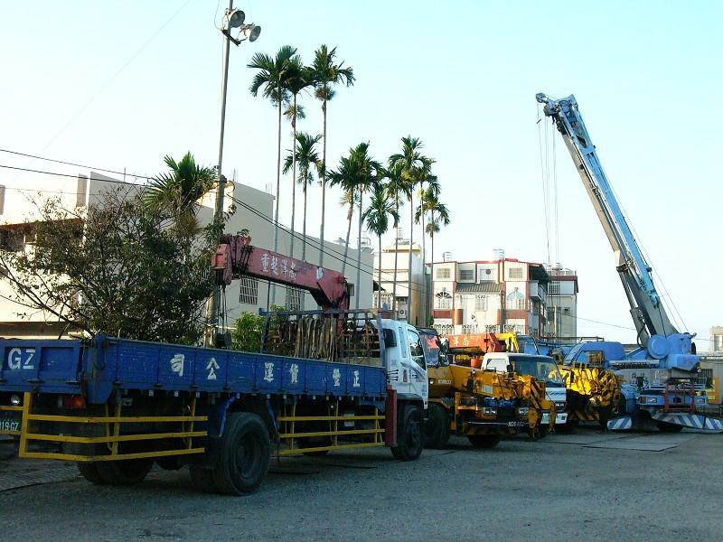 供應(yīng)吊車出租