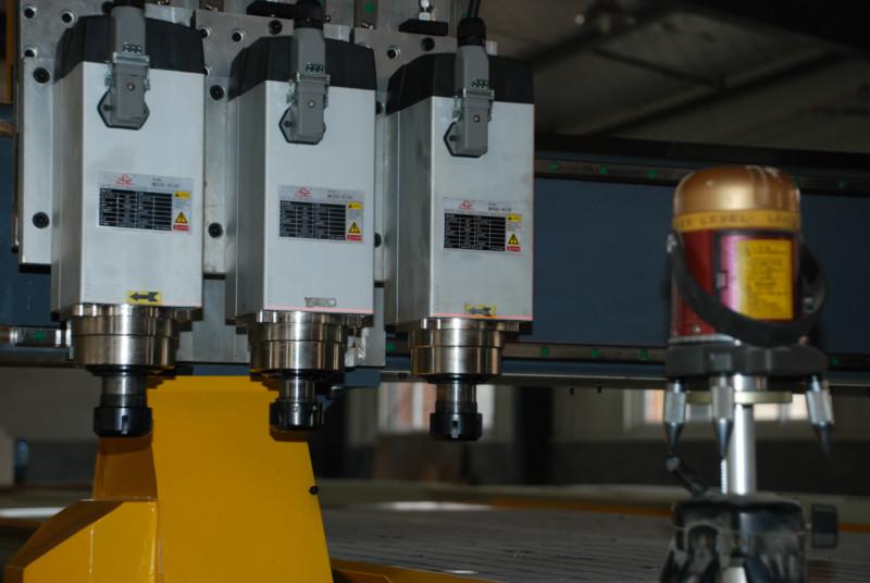 供應自動換刀雕刻機、江蘇批發(fā)零售