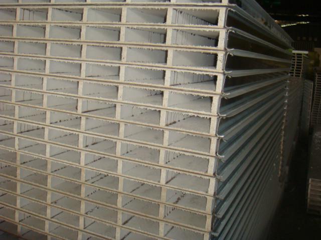 供應彩鋼隔熱板