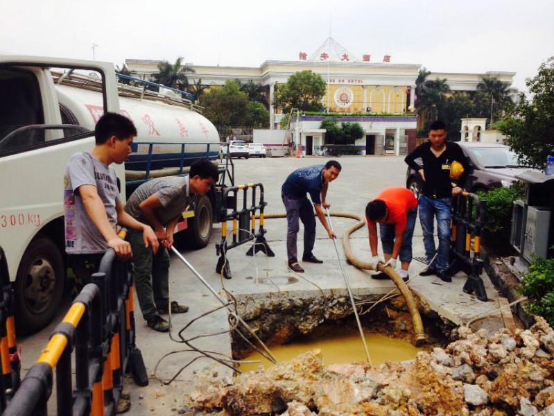 供應(yīng)平湖專業(yè)疏通公司 坪地高壓車疏通 坪山*抽糞 隨叫隨到