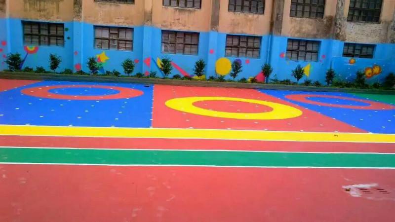 供應(yīng)幼兒園彩色塑膠地板鋪設(shè)、彩色塑膠地板施工、彩色顆粒鋪設(shè)