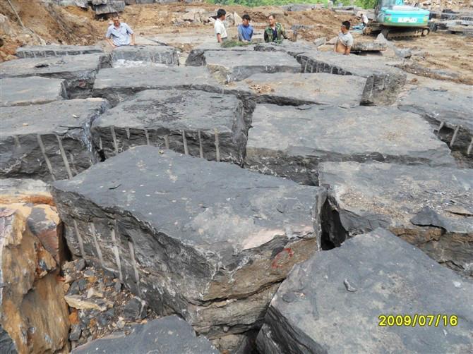 供應(yīng)重慶北碚區(qū)山峰青砂石加工廠，重慶青砂巖板材